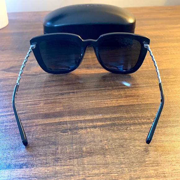 Coach Sunglasses (HC8258U) - LIKE NEW - Picture 3 of 8